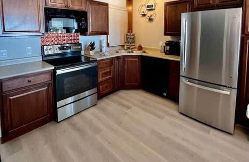 Silvercreek Condo | ❤️ NEW PRIVATE 8 Person *Ski-IN/SKI-OUT *HOTTUB* 🏞❤️