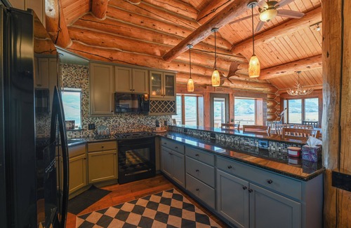 Crested Butte House | NEW! Private Mountain Cabin on 35 Acres - Endless Views