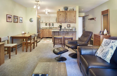 Vail Condo | NEW REMODEL - Romantic & Relaxing, cozy Vail get-a-way or Steadman retreat.