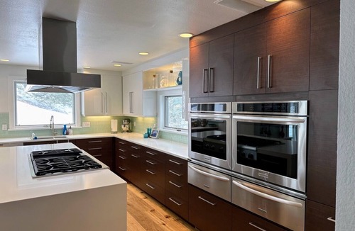 Eagle-Vail House | NEW roomy family friendly home | 3 King Suites | Chef's kitchen | Hot tub | AC
