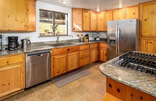 Midpines Cabin | NEW secluded lake cabin with private lake