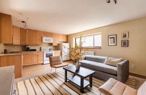 Historic District Villa | NEW Skyfall Haus Duo - 6BR Ultimate Downtown Pad 22034