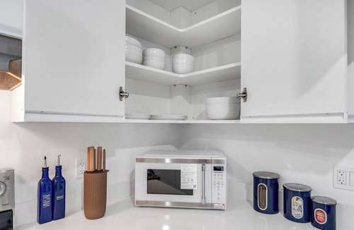 Little Ranches Apartment | New Spacious 3 Bedroom Apt With Rooftop Pool 2 Parking