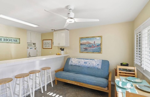 Carpinteria Condo | NEW! Steps to Beach! 1-bedroom Full Condo