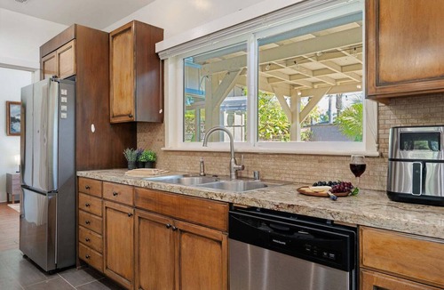 West Mesa House | NEW Steps to the Sand on Mesa Lane 3 BD 2BA with Jacuzzi!