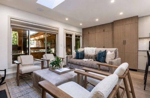 Aspen Condo | New Stunning 3BR, 3BA Steps from Gondola with AC!