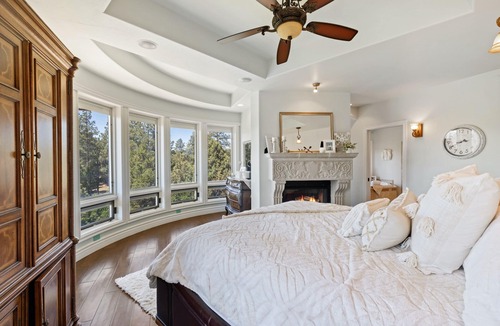 Loghill Village House | New! Stunning Log Hill Home on the Divide Golf Course - Fitness Room & Sauna