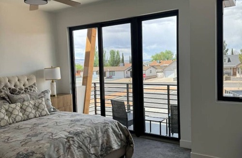 Page House | New Town Home-Sleeps 12- Multiple available- #11