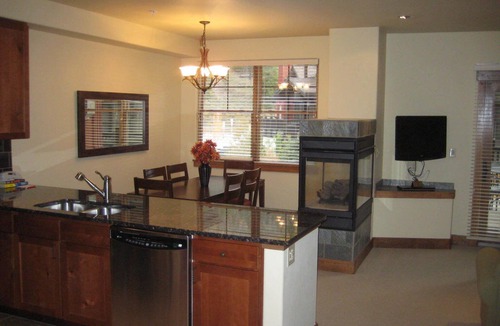 Copper Mountain Village Condo | New Upscale Condo. Mountain Views. Near New Lift & Ski School.