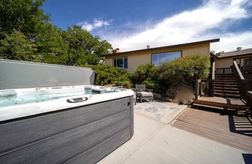 Redlands House | NEW! Views, Hot Tub & Trails