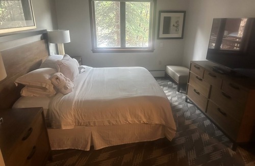 Peak 9 Resort | -New Year Ski Week, 2BR/2BA, Valdoro Mountain Lodge, Breckenridge, Colorado