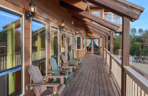 Oakhurst House | NEW! Yosemite Views Luxe 5BR 4.5BA Sleeps 16 +