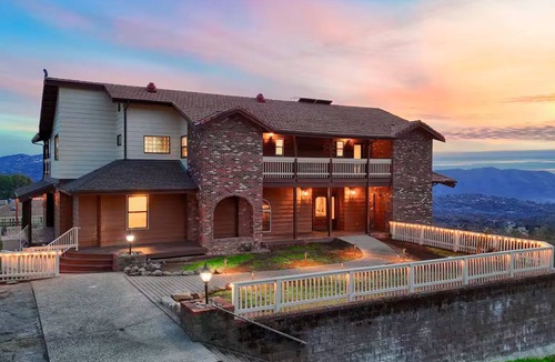 Oakhurst House | NEW! Yosemite Views Luxe 5BR 4.5BA Sleeps 16 +