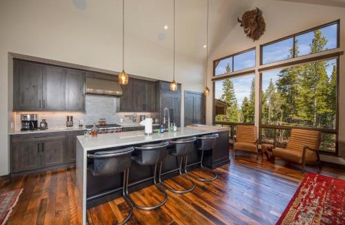 Peak 8 House | Newly built Luxury Home, 5-Star Finishes, SHUTTLE to slopes, backs to Breckenridge Nordic Center!