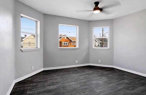 Coraopolis House | NEWLY REMODELED-3bed 2bath Pittsburgh House Mins Away from NFL DRAFT!