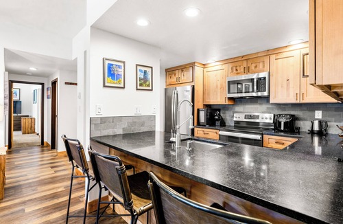 Peak 9 Condo | Newly Remodeled/Furnished at Peak 9 Base/Downtown