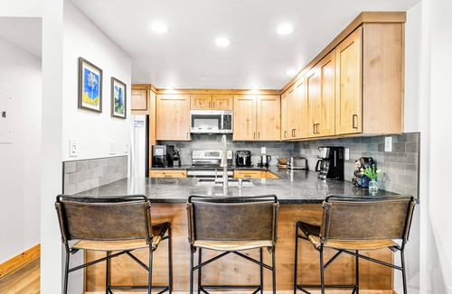 Peak 9 Condo | Newly Remodeled/Furnished at Peak 9 Base/Downtown