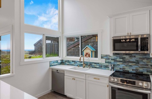 Castroville House | Newly remodeled luxury 2BR 2BA