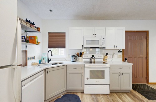 Silvercreek Condo | Newly remodeled mountain condo + loft w/hot tub & near ski resort