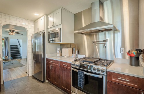Palisade House | *Newly Remodeled* Perfect for Groups
