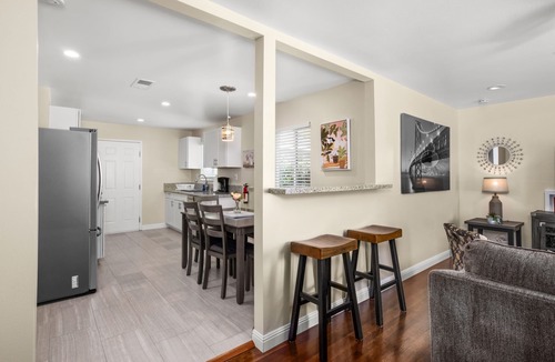 Fresno House | Newly Renovated 3Bed on Corner-lot EasyA to US99