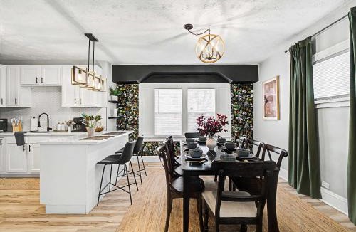 Cleveland House | Newly Renovated and Designed Near Downtown
