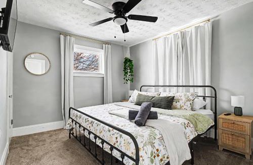 Cleveland House | Newly Renovated and Designed Near Downtown