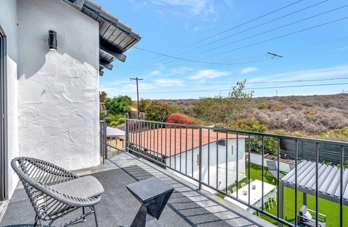 San Onofre House | Newly Renovated House - Hot Tub - eBikes - Fire Pit - Surfboards