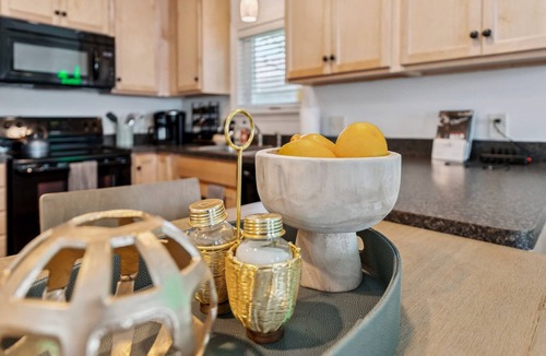 Tremont House | Newly Renovated Tremont Treasure I Cozy + Modern