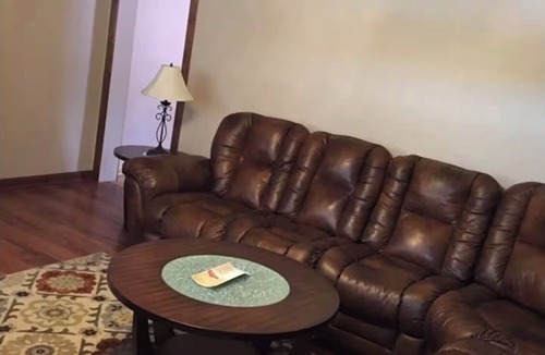 Bloomfield House | NFL Draft week 3 Bedroom Bloomfield 10 minutes to Acrisure 3 parking spaces