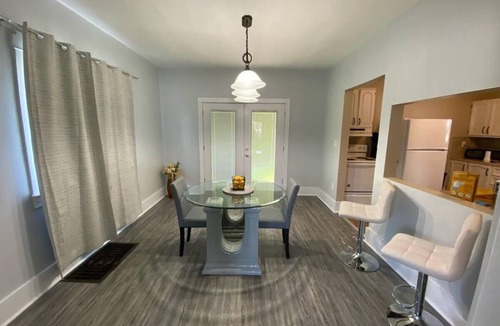 Niles House | Niles Spacious 2-Story Family & Work Haven
