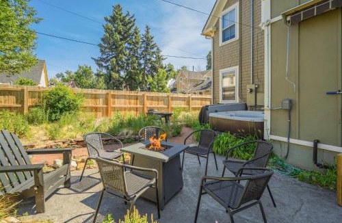 Old North End House | Noble Crest Cozy Apartment for Poker Nights