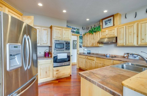 Norwood House | Norwood Home on 36 Acres: Hunting, Fishing & More!