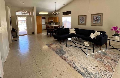 Fresno House | NW Fresno Home in quite relaxing neighborhood