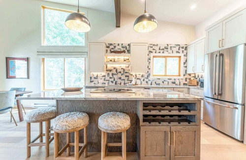 Mount Crested Butte Condo | Oak at Outrun, brand new remodel, fireplace!