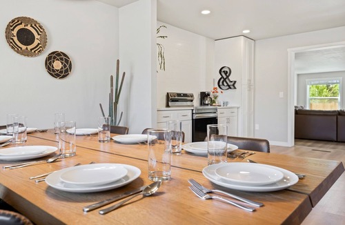 Windsor House | Oak Haus | Group Stay w/Fenced Yard & Game Room