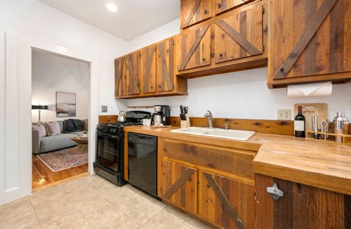 Old Town West House | Oak Street Bungalow | Walk to Old Town & CSU