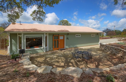 Catheys Valley House | Oaks Retreat in tranquil setting near Yosemite Valley/Merced River