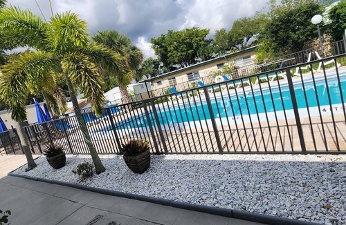 Royal Poinciana House | Oasis at Hollywood - Sleeps 2- Unit 3