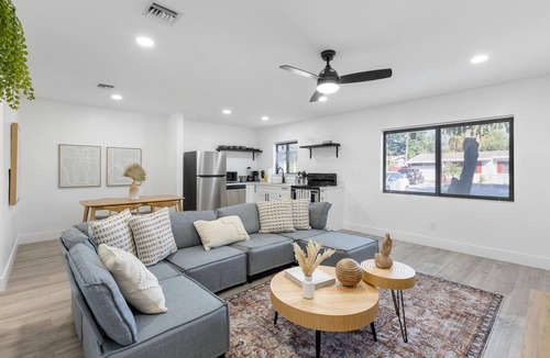 Poinsettia Heights Condo | Oasis by Sun Getaway Rentals Fort Lauderdale