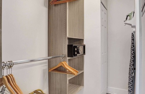 Galt Mile Apartment | Ocean Blvd Two Doubles Suite with Kitchenette!