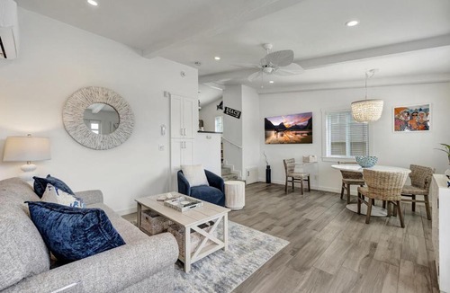 Laguna Beach House | Ocean Views! Detached Villa by Victoria Beach