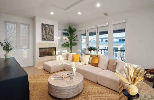 The Strand House | Ocean Views/Luxe 5BR Mansion/Bikes & Elevator