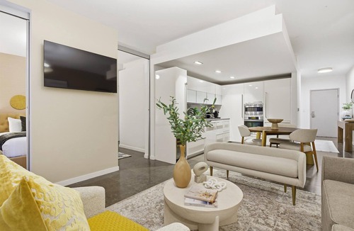 City Center Condo | Oceanfront 4⋆Suite Rooftop Pool Private Beach