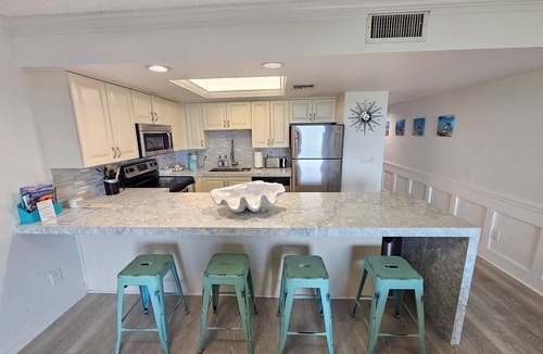 Stuart Condo | ✨Oceanfront🌊 Breathtaking View🏖️ Central Location📍 Pool🏊‍♂️ Modern Elegance✨