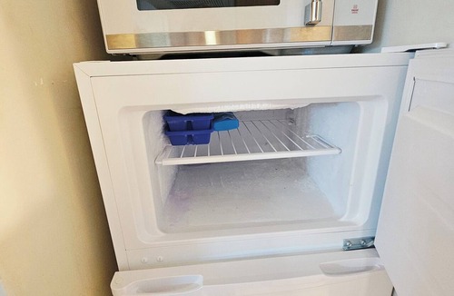 Galt Mile Condo | Oceanfront Condo at Ocean Manor, beachfront w/kitchenette