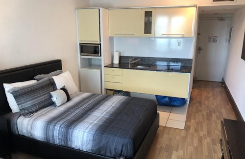 Mid Beach Apartment | Oceanfront Studio Casablanca Miami Beach