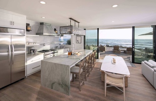 Ventura House | Oceanfront Ventura Home with Hot Tub Sleeps 6