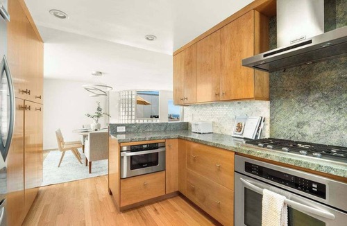 Gas Lamp Section House | Oceanview 3BR | Near Beach | Parking