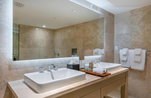 South Beach Apartment | Oceanview Private Condo at 1 Hotel & Homes -1144